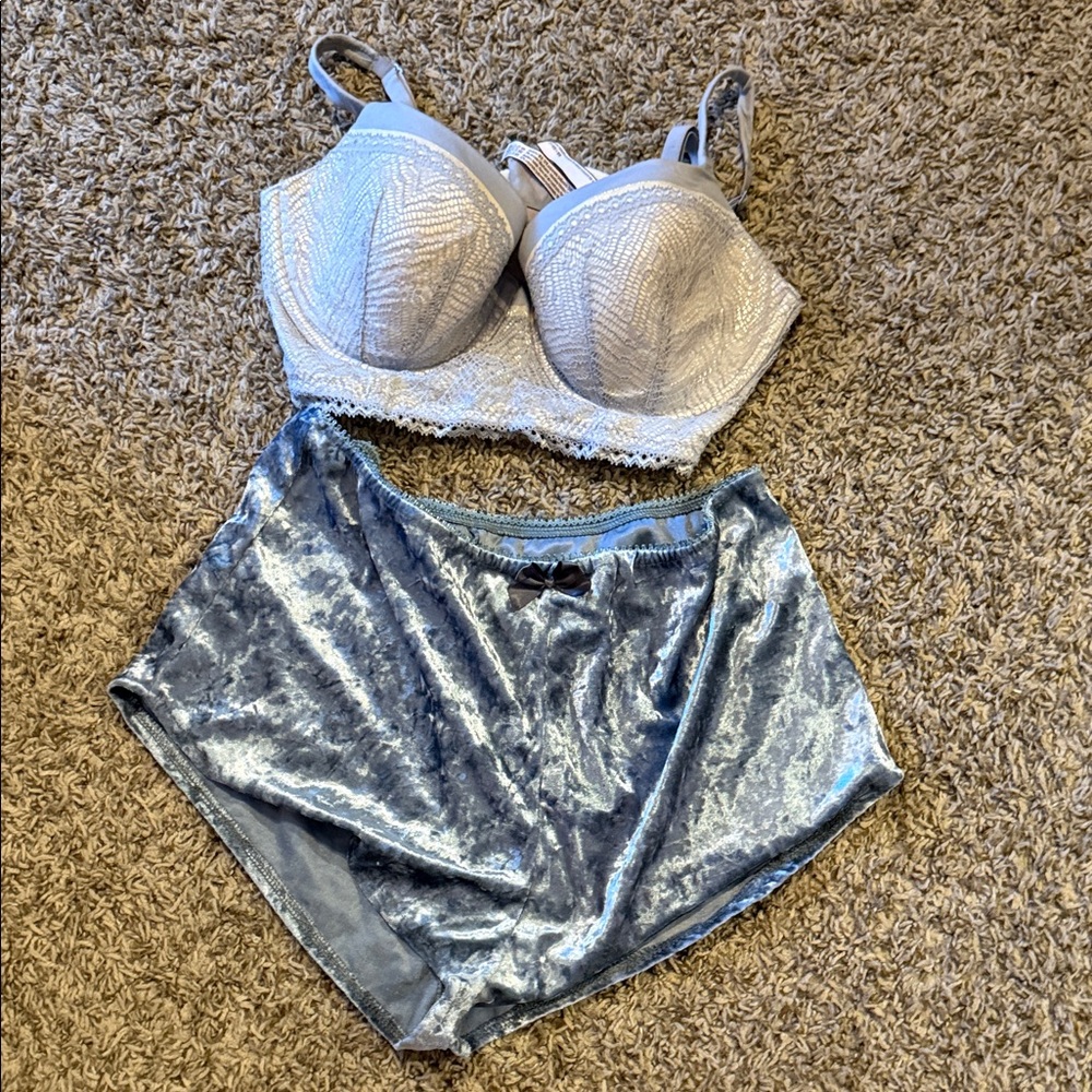Victoria's Secret Lace and Velvet Bra Set in White and Blue
